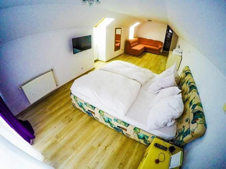 Casa Germana Otel Lupeni  Dış mekan fotoğraf