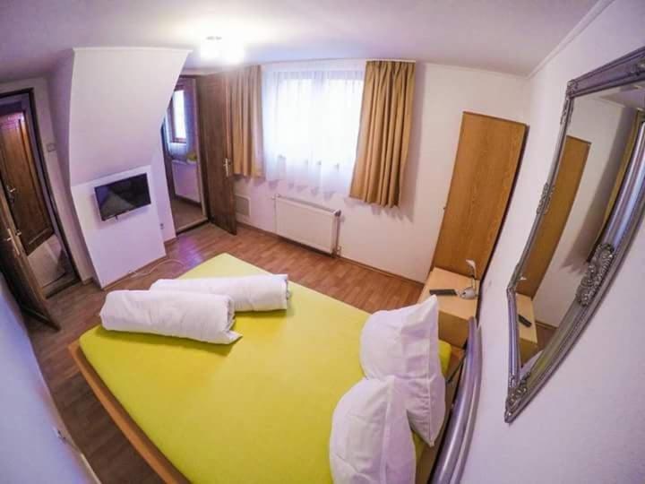 Casa Germana Otel Lupeni  Dış mekan fotoğraf